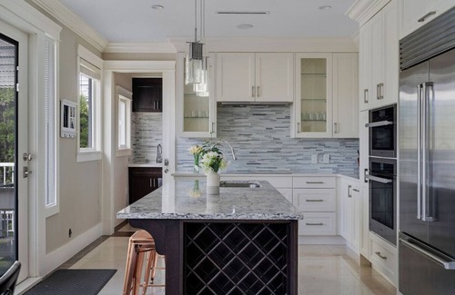 Arbutus Ridge House | Luxurious Multi-Fam Home 10 Mins to Downtown