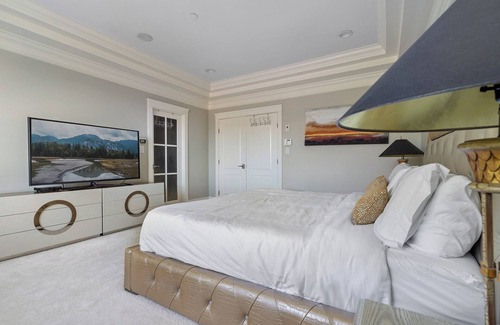 Arbutus Ridge House | Luxurious Multi-Family Home 10 Mins to Downtown, Kits Beach and Granville Island