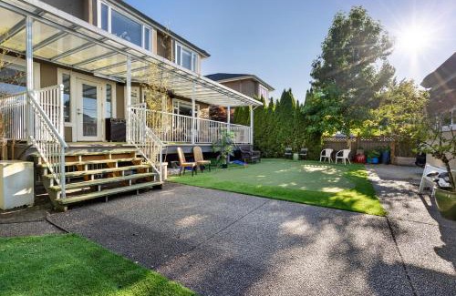 Arbutus Ridge House | Luxurious Multi-Family Home in Vancouver West, 10 Mins Downtown