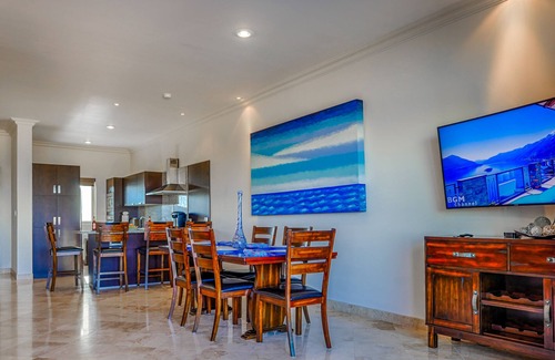 El Medano Ejidal Condo | Luxurious Ocean View Penthouse With Jacuzzi & Walking Distance to Beach & Marina