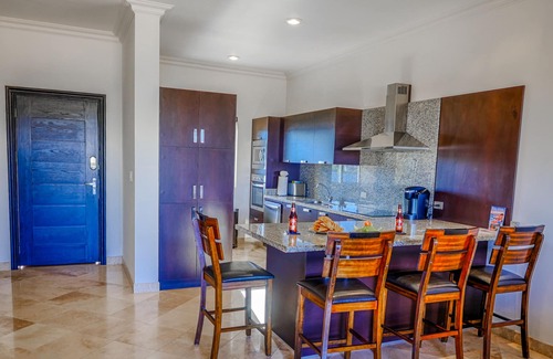 El Medano Ejidal Condo | Luxurious Ocean View Penthouse With Jacuzzi & Walking Distance to Beach & Marina