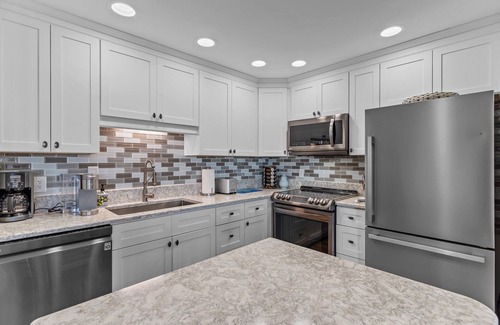 Carolina Beach Condo | Luxurious Oceanfront Condo-Pool-Keyless Checkin-Complete Renovation RR Host