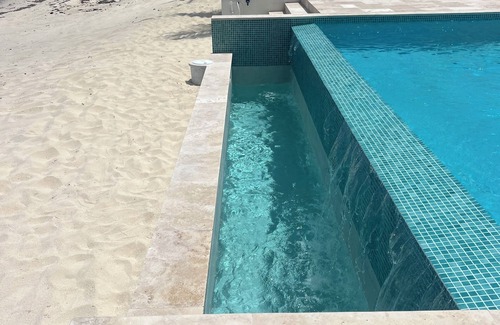 Alice Town House | Luxurious Oceanfront 8 bedroom 12 bed Estate with private beach - Bimini Bahamas