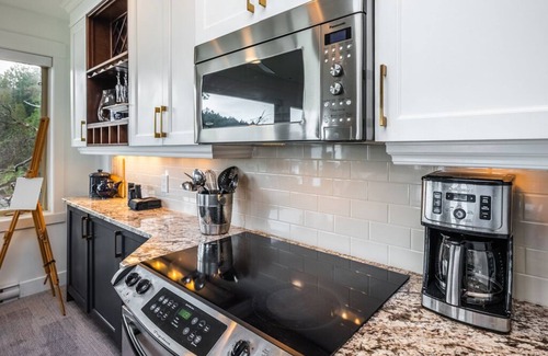 North Oyster Apartment | Luxurious Penthouse at Inn of the Sea Ocean views from each window