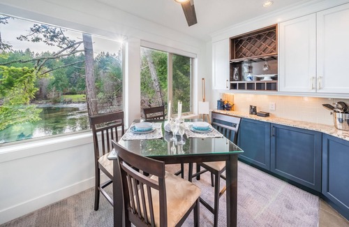 North Oyster Apartment | Luxurious Penthouse at Inn of the Sea Ocean views from each window