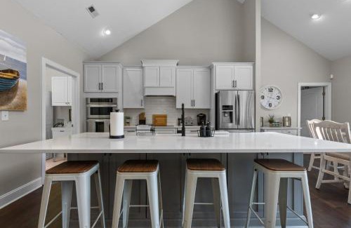 Foxfire House | Luxurious Pine Manor Golf Front Estate