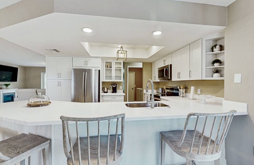 Englewood East House | Luxurious pool home close to the beach, family friendly with AC and WIFI