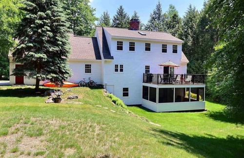New London House | Luxurious, private & spacious house on 2 acres minutes from mountains/lakes.