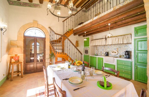 Menfi Villa | Luxurious renovated feud, sea view, heated pool, outdoor Jacuzzi