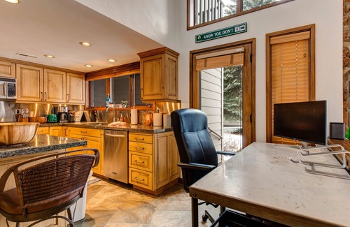 Deer Valley Condo | Luxurious Ski Condo + Loft w/Private Hot Tub, Fireplace, Views, Patio- Dogs OK