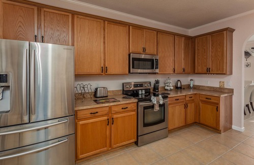 Trafalgar Village House | Luxurious, spacious house located close to Disney.