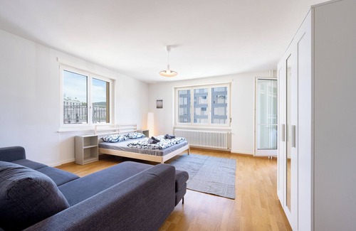 District 4 Apartment | Luxurious Stay in Downtown Zurich With Skyline Views