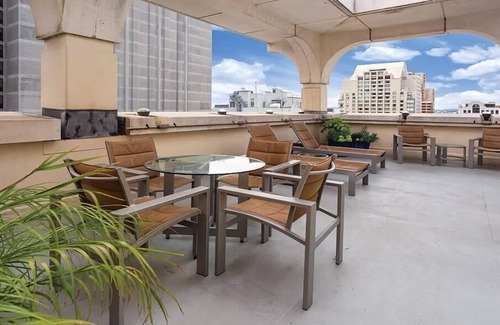 Tenderloin Condo | Luxurious Studio Condo in Prime SF Location!