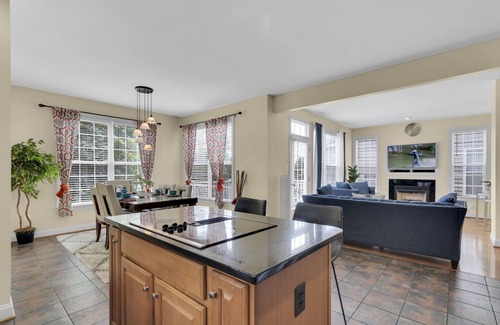 Ashburn House | Luxurious Stylish 5BD+Office/13Mins IAD Airport