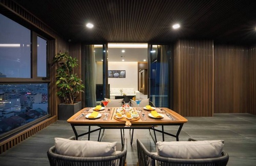 Ngu Hanh Son Apartment | Luxurious Suite with Ocean view