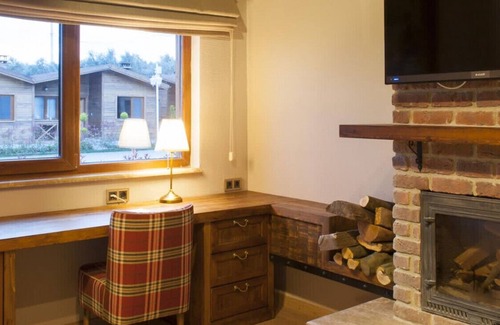 Orhangazi House | Luxurious Suits Surrounded by Nature with Jacuzzi & Shared Pool in Bursa