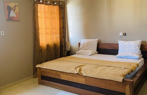 Sekondi-Takoradi Cabin | Luxurious Ten-Bedroom Lodge Apartment