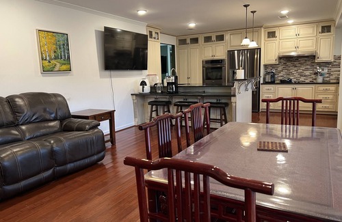 Summerville House | Luxurious Vacation Home in the Heart of Augusta