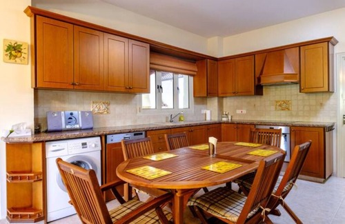 Aradippou Villa | Luxurious Villa 15min From the Beach
