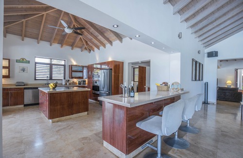 Jolly Harbour Villa | Luxurious Villa Antigua/Hot Tub/Private beach/Pool