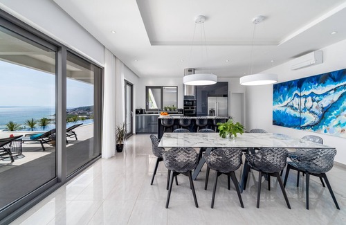 Omis Villa | Luxurious Villa ADA with hot tub, sauna, gym, infinity pool, sea views!