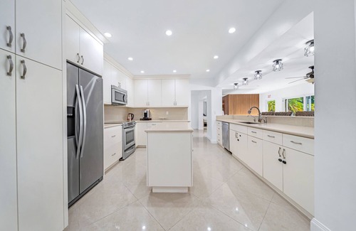 South Lake Villa | Luxurious Villa Beautifully Designed Interior Pool