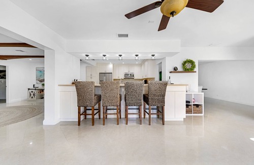 South Lake Villa | Luxurious Villa Beautifully Designed Interior Pool