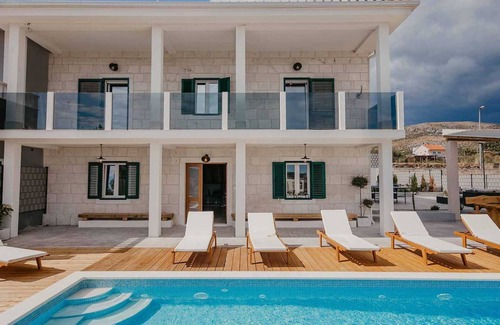 Seget Donji Villa | Luxurious villa with outdoor swimming pool