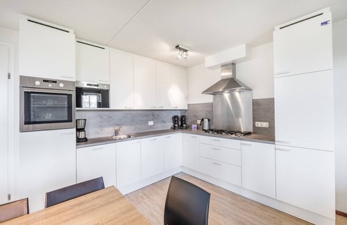 Municipality of Weert Villa | Luxurious villa with 5 bathroom, with a bath, near a reserve