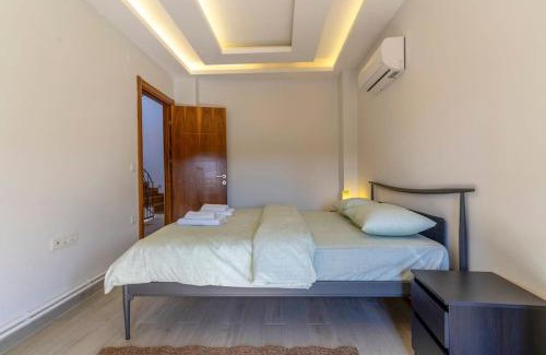 Guzelbahce Villa | Luxurious Villa with Pool and Great Garden