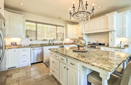 Iuka House | Luxurious Waterfront Home on Pickwick Lake!
