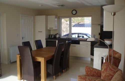 Downings Cottage | Luxurious Waterfront Holiday Homes with Private Pebble Beach & Free WiFi.