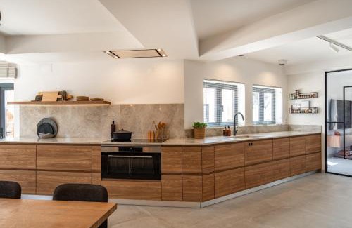 Triana Villa | Luxurious Wine Country Villa - Near Lisbon