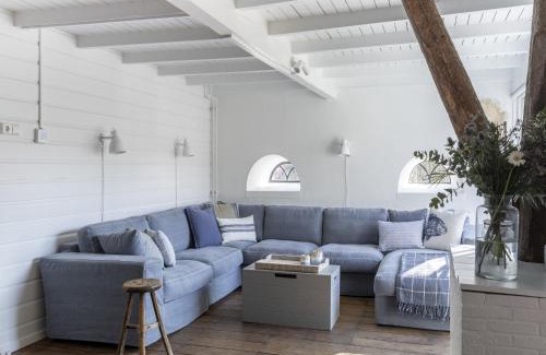 Groet House | Luxuriously restored farmhouse with trendy interior close to sea and forest