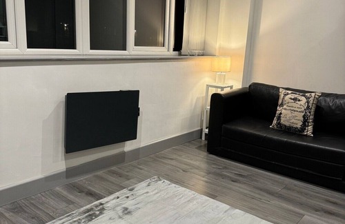 Cannock Apartment | Luxury 1 BDR Apartment