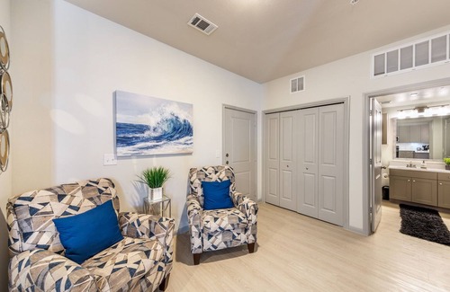 Pflugerville Apartment | Luxury 1-Bed Room & Bath W/private garage