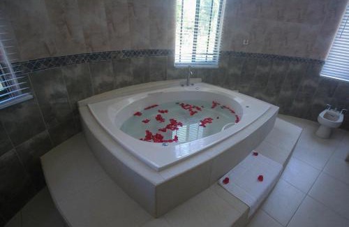Montego Bay Villa | Luxury 10 Bedroom Villa-Millbrooks