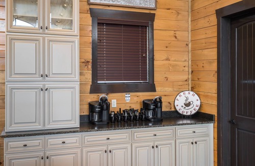 Gatlinburg Cabin | Luxury 15BR lodge, epic views, theater, game room, 2 hot tubs.