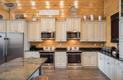 Gatlinburg Cabin | Luxury 15BR lodge, epic views, theater, game room, 2 hot tubs.
