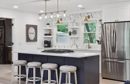 Minnetonka House | Luxury 1800sq.ft Home - Sleeps 8