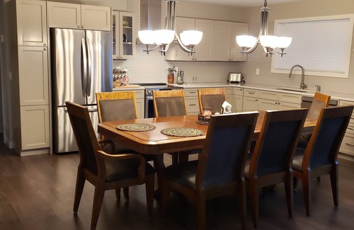 Saint Laurent Cottage | Luxury 1900sf lake front cottage c/w game room, hot tub, pool, near golf course