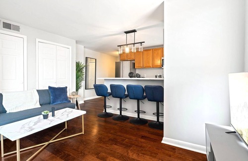 Southwark Apartment | Luxury 1BD | 5 Beds | Queens Village
