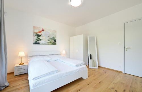 Nusle Apartment | Luxury 1BDR apt only 8 min to Dancing House