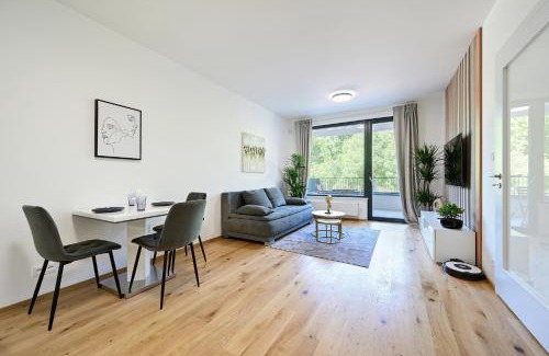 Nusle Apartment | Luxury 1BDR apt only 8 min to Dancing House