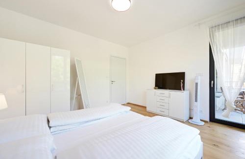 Nusle Apartment | Luxury 1BDR apt only 8 min to Dancing House