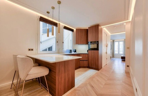 Chaillot Apartment | Luxury 1BR apartment - Champs Elysees