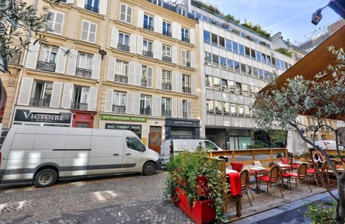 Chaillot Apartment | Luxury 1BR apartment - Champs Elysees