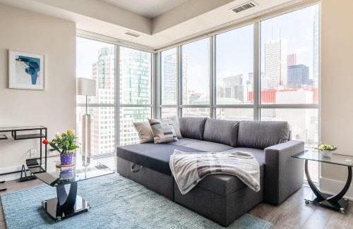 Toronto Entertainment District House | Luxury 1BR Condo - King Bed - Stunning City Views