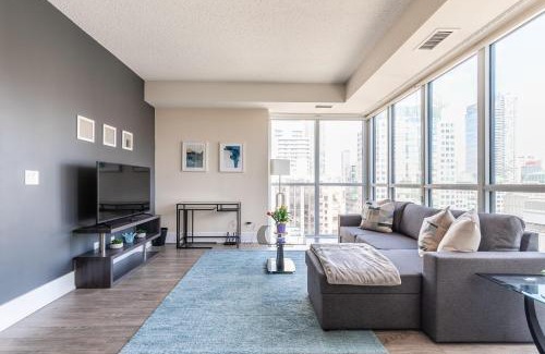 Toronto Entertainment District House | Luxury 1BR Condo - King Bed - Stunning City Views