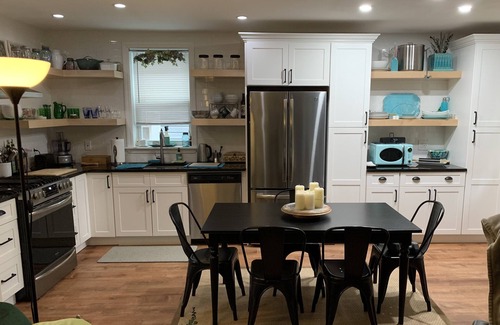 Pelham Bay Apartment | Luxury 2 Bed 2 Bath Washer Dryer 1 King 1 Queen Bed 30 Night Minimum